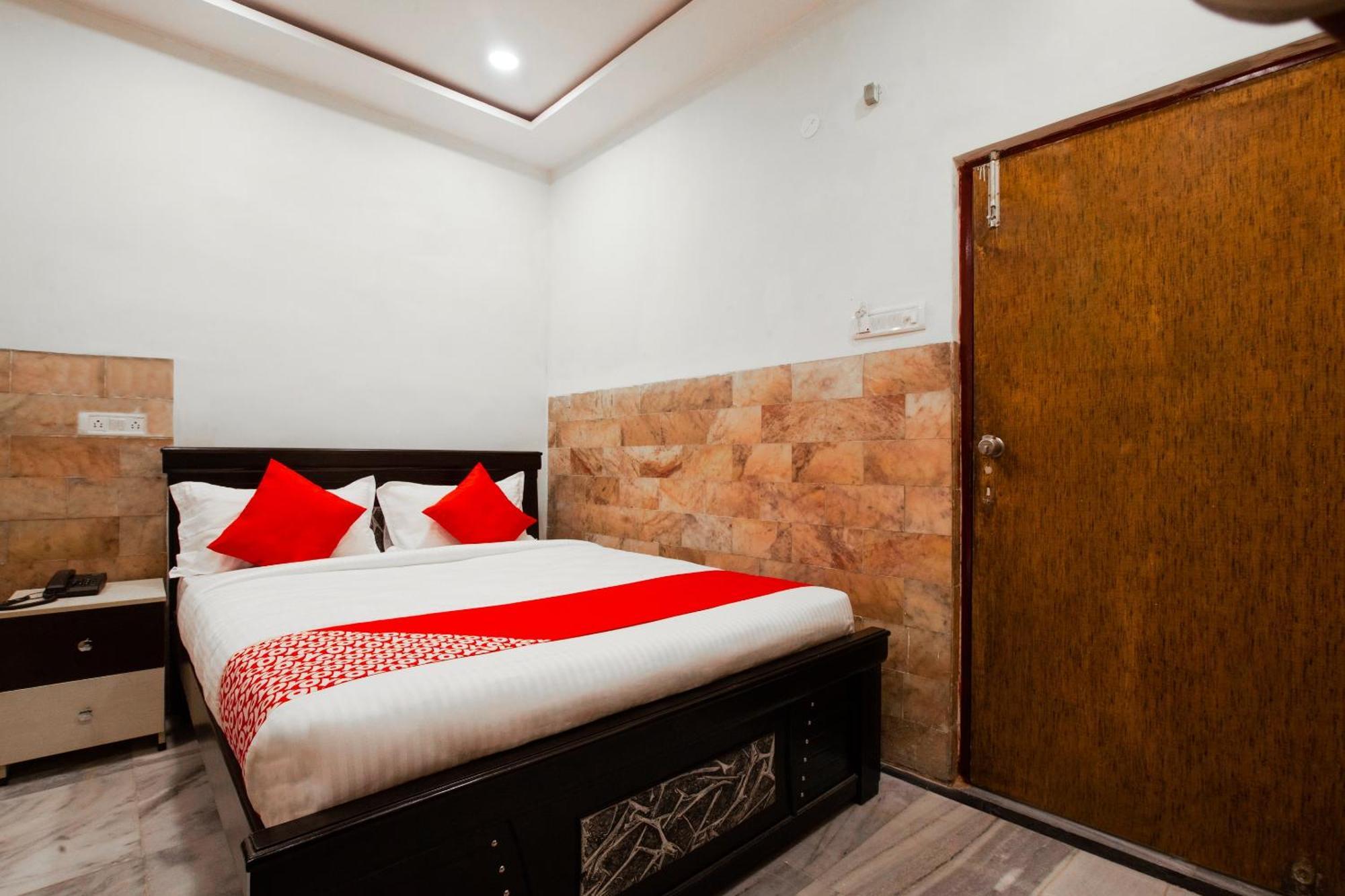 OYO 22907 Hotel Holiday Secundurabad Buitenkant foto