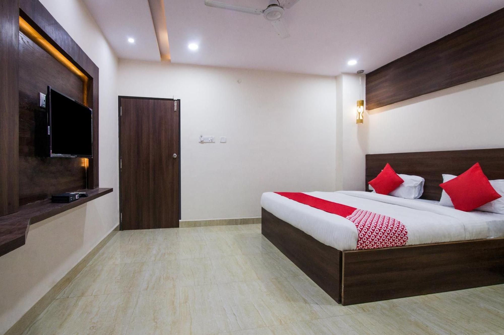 OYO 22907 Hotel Holiday Secundurabad Buitenkant foto