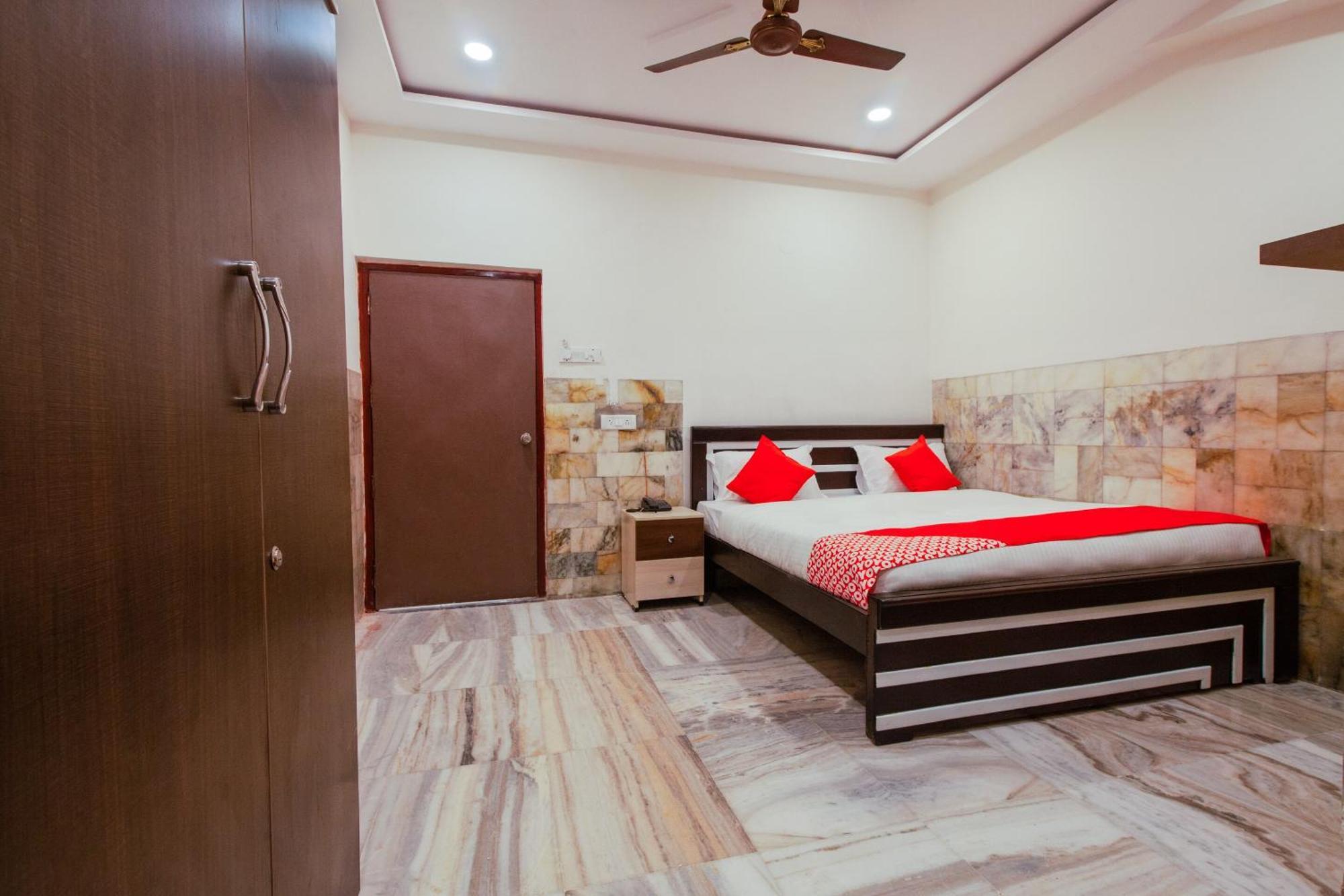 OYO 22907 Hotel Holiday Secundurabad Buitenkant foto