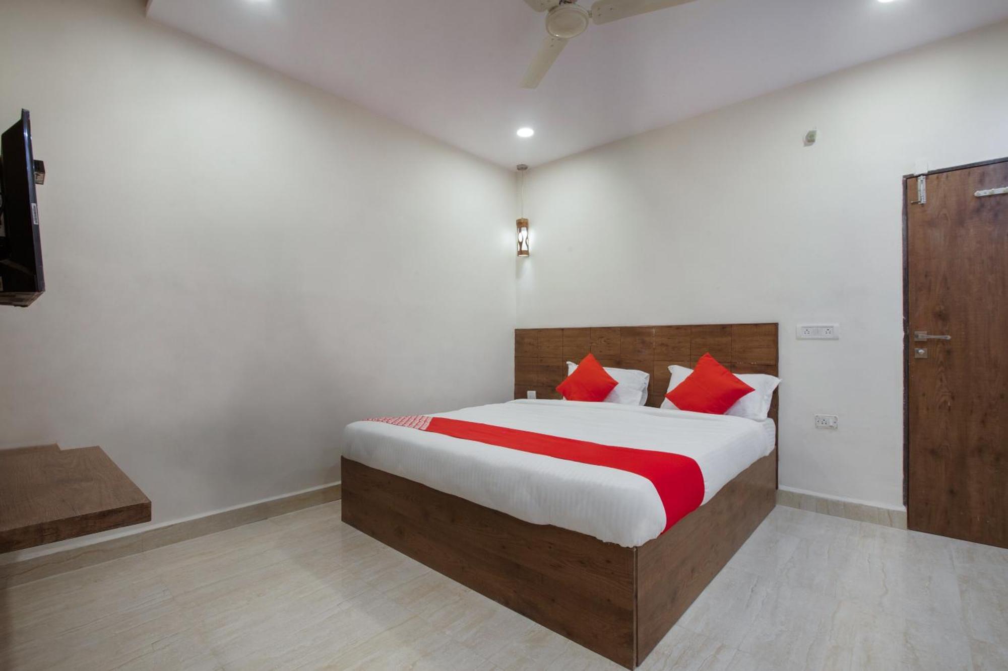 OYO 22907 Hotel Holiday Secundurabad Buitenkant foto